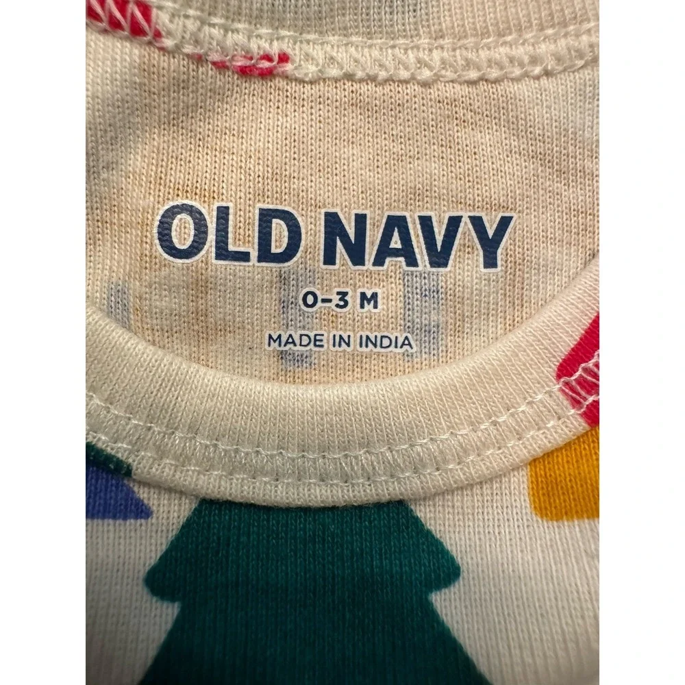 Old Navy Baby Bodysuit NWT 0-3M Long Sleeve Holiday Winter Cabin Tree Stars